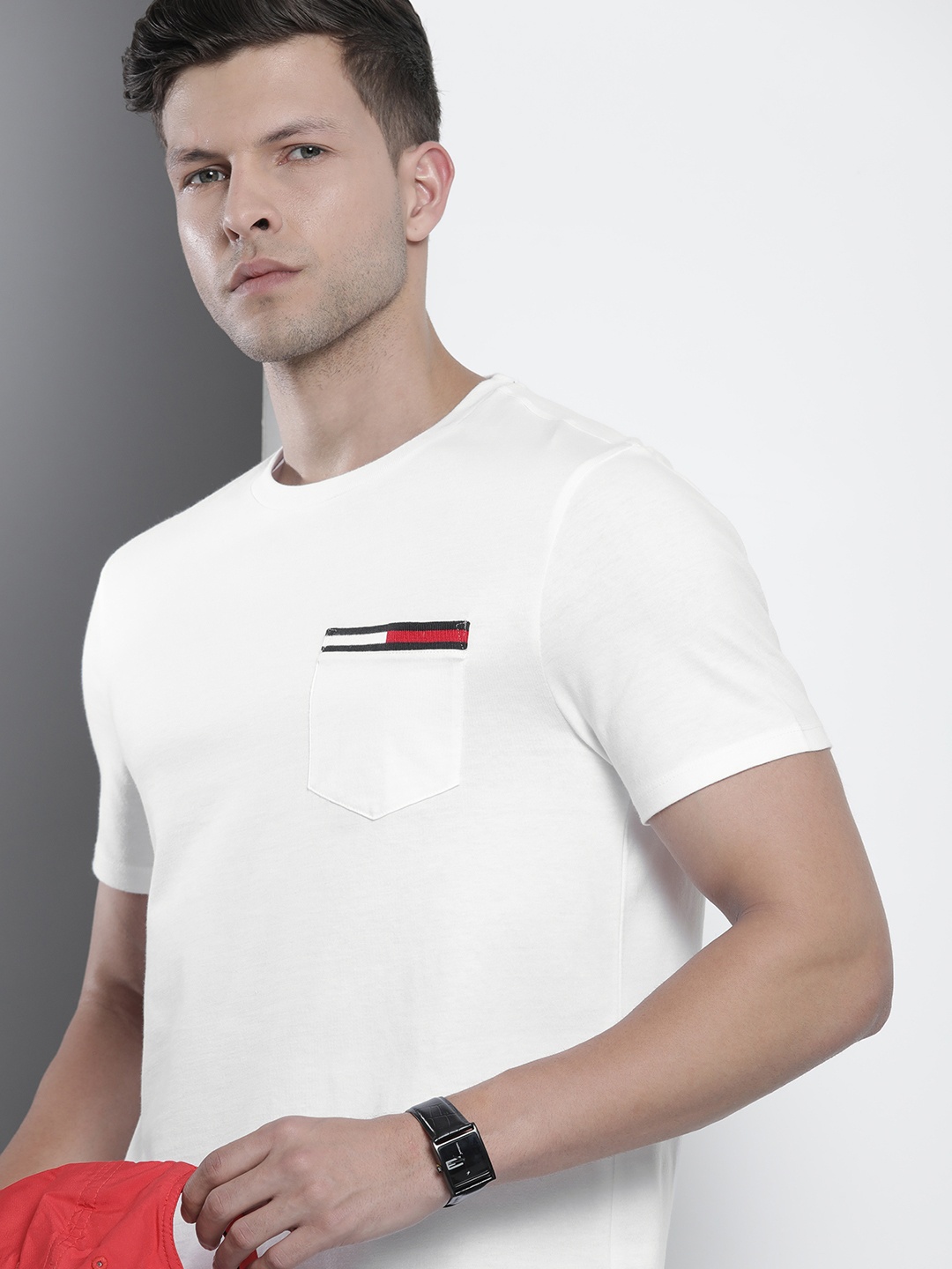 

Tommy Hilfiger Men Pure Cotton Solid T-shirt With Chest Pocket, White
