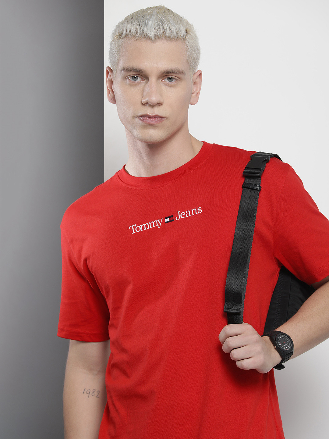 

Tommy Hilfiger Men Brand Logo Embroidered Pure Cotton T-shirt, Red