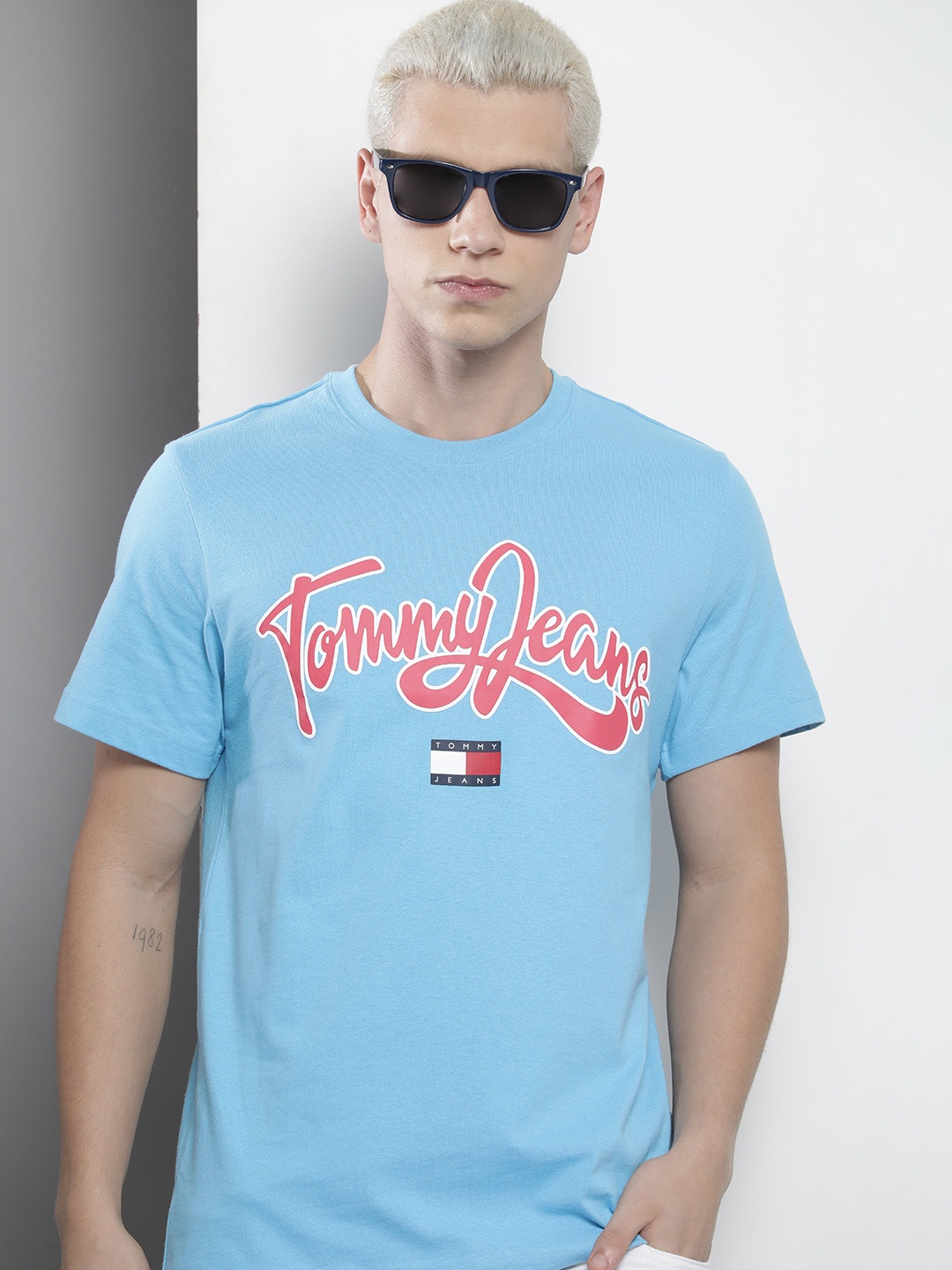 

Tommy Hilfiger Men Brand Logo Print Organic Cotton T-shirt, Blue