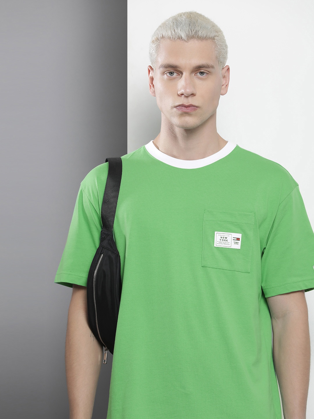 

Tommy Hilfiger Men Pure Cotton Applique T-shirt With Pocket Detail, Green