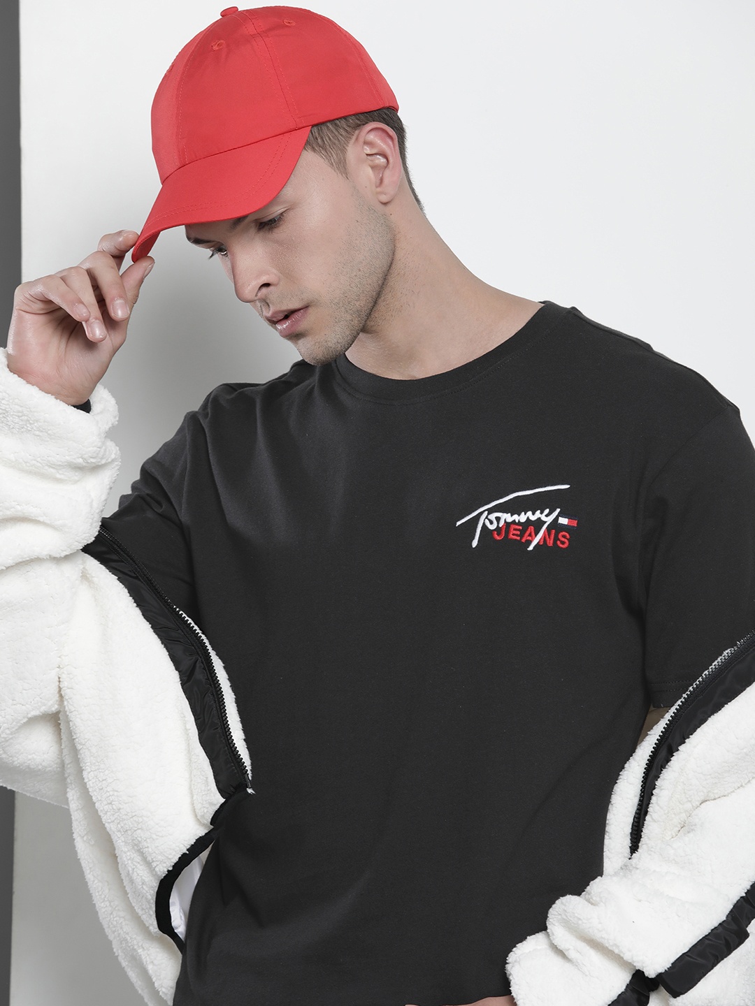 

Tommy Hilfiger Men Pure Cotton Brand Logo Printed T-shirt, Black