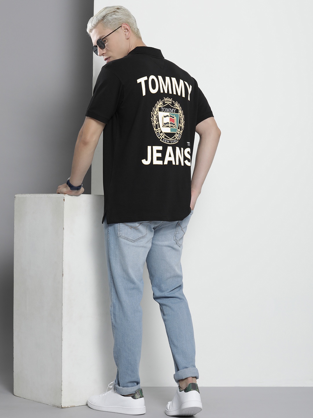

Tommy Hilfiger Men Brand Logo Printed Polo Collar Pure Cotton T-shirt, Black