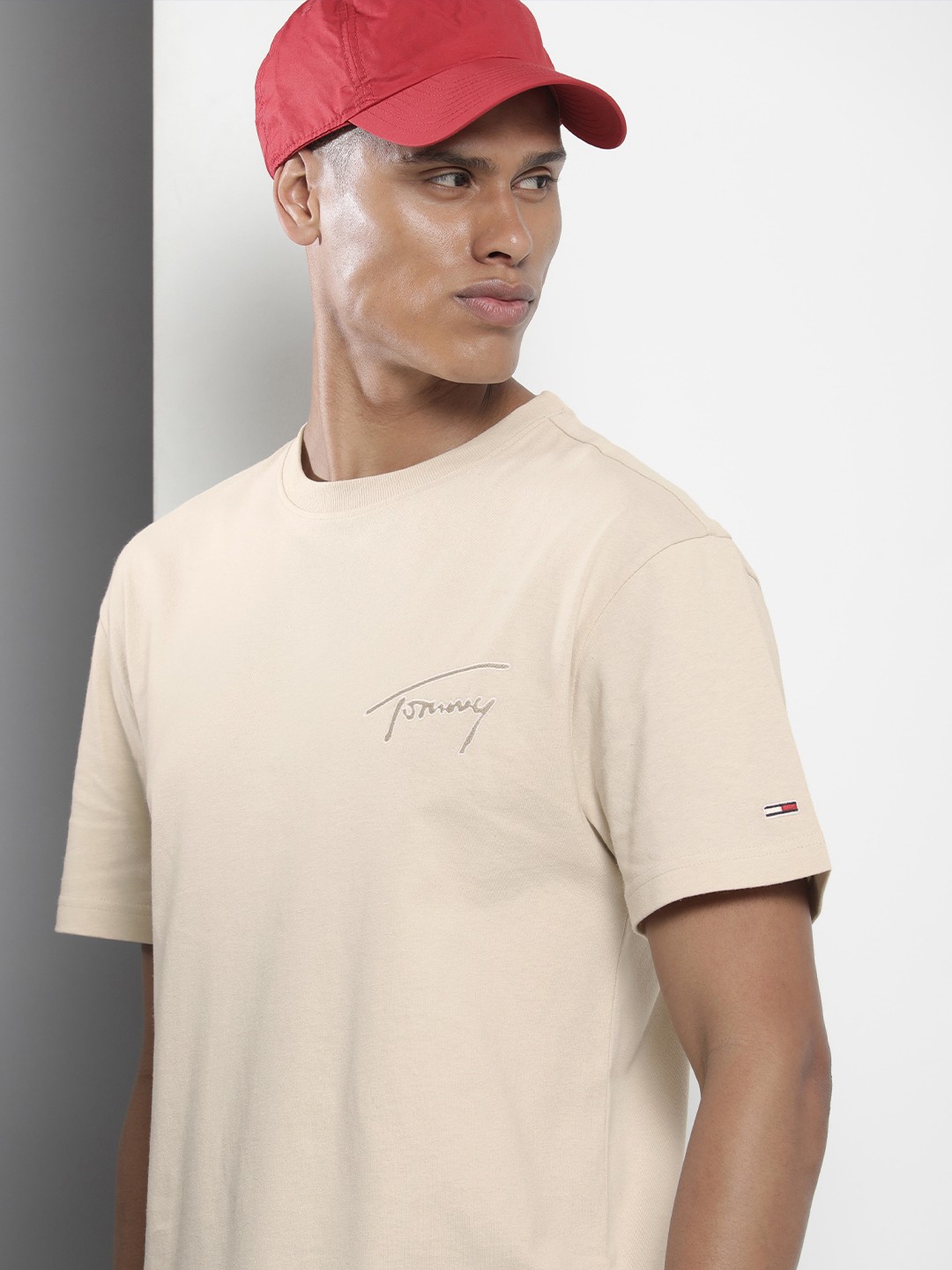

Tommy Hilfiger Men Brand Logo Pure Cotton T-shirt, Beige