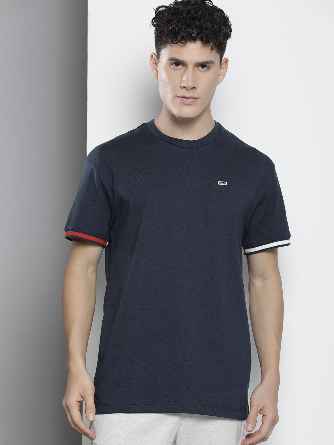 

Tommy Hilfiger Men Pure Cotton Relaxed Fit Round Neck T-shirt, Navy blue