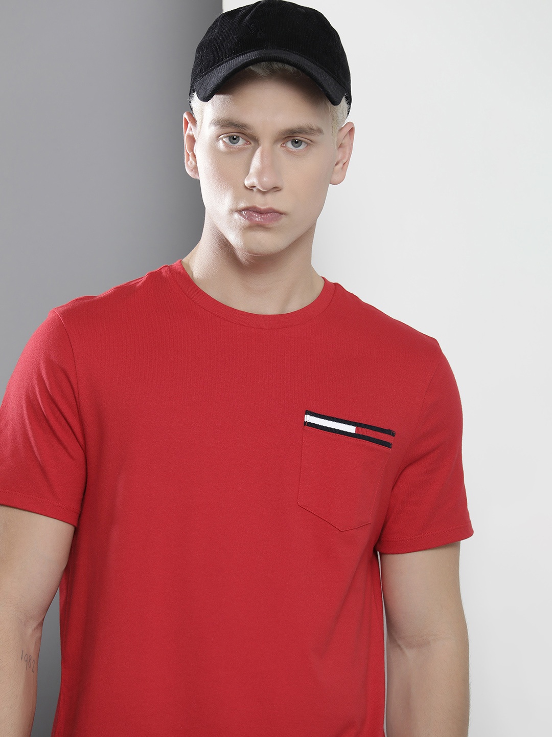 

Tommy Hilfiger Men Pure Cotton Printed T-shirt With Pocket Detailing, Red