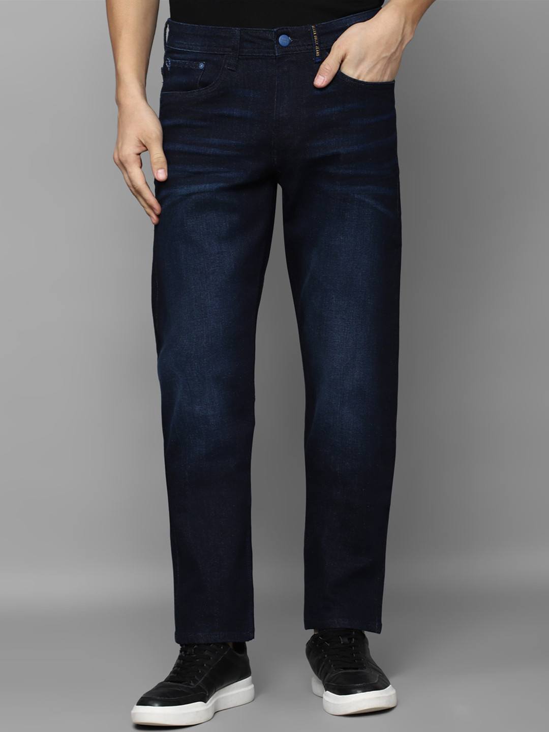 

Allen Solly Men Cotton Light Fade Jeans, Navy blue