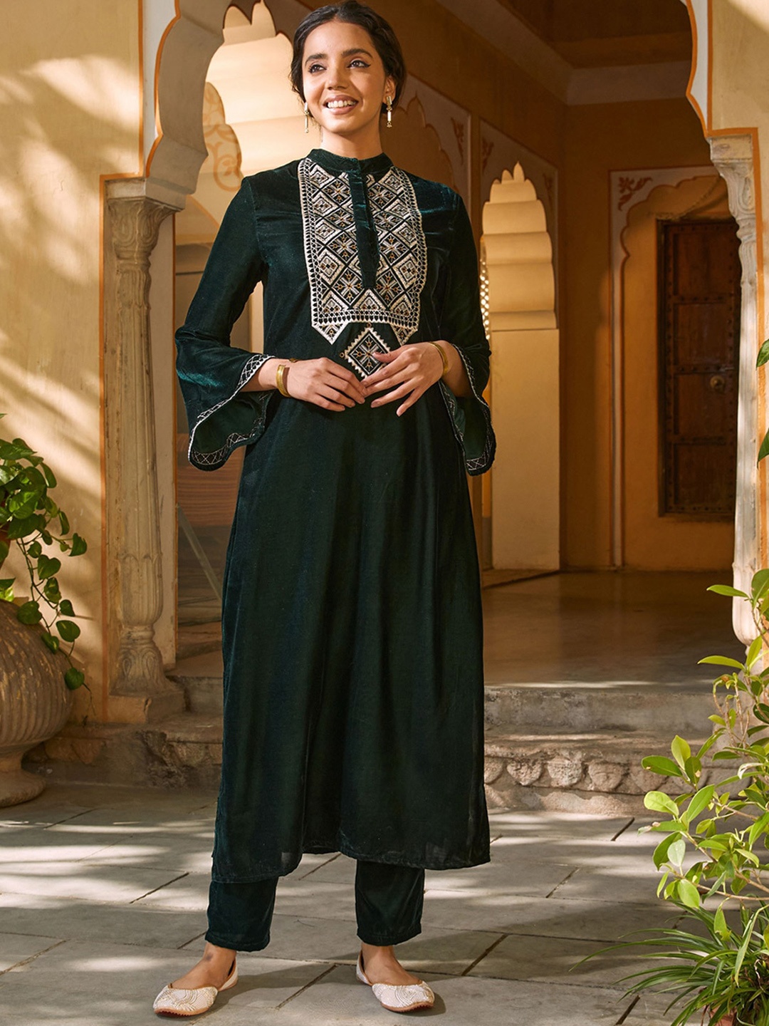 

Rustorange Women Floral Embroidered Bell Sleeves Indie Prints Velvet Kurta, Green