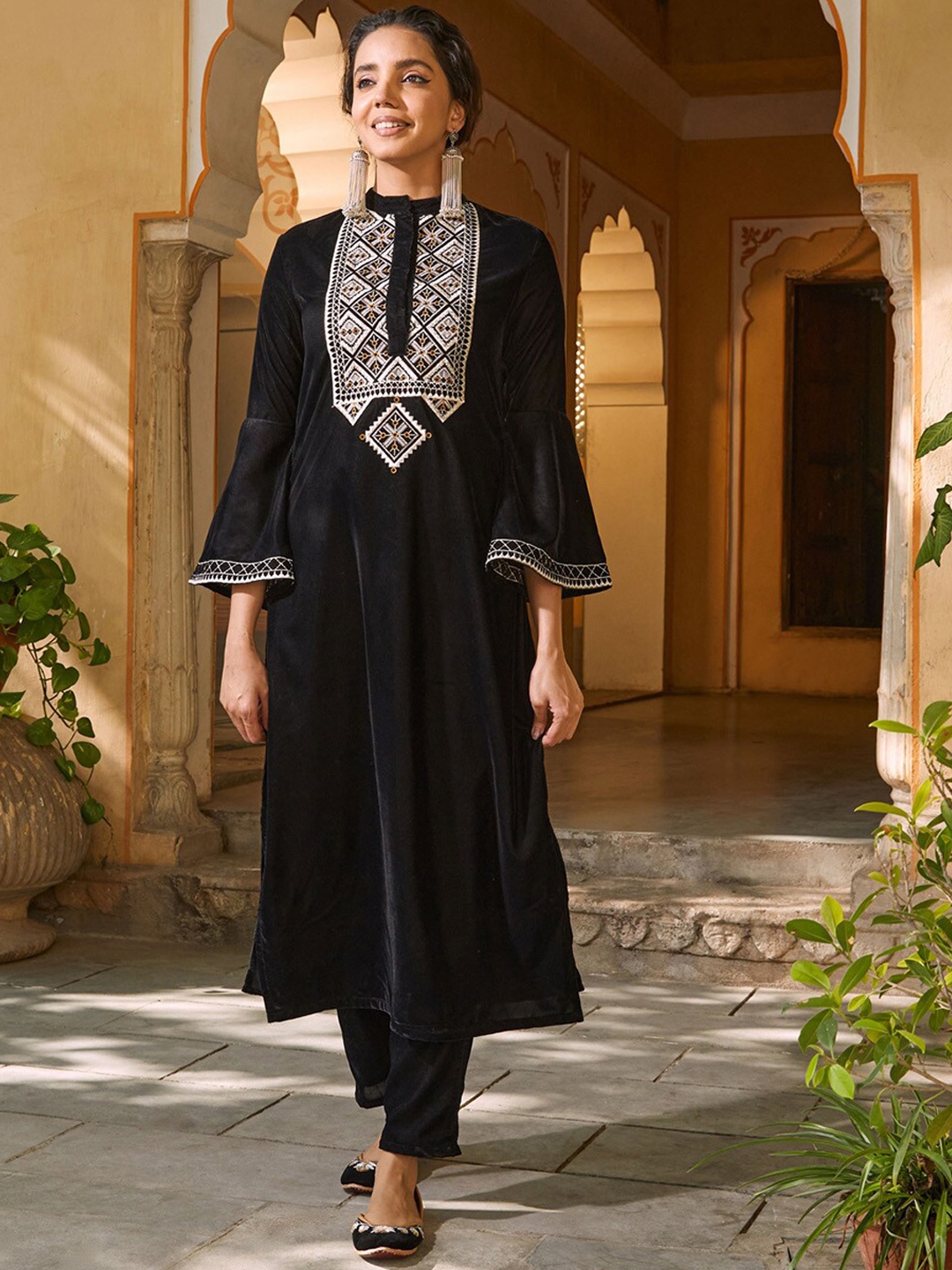 

Rustorange Women Floral Printed Bell Sleeves Thread Work Velvet Kurta, Black