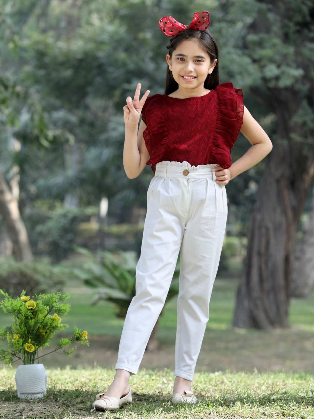 

Cutiekins Girls Self Design Sleeveless Top with Trousers, Maroon