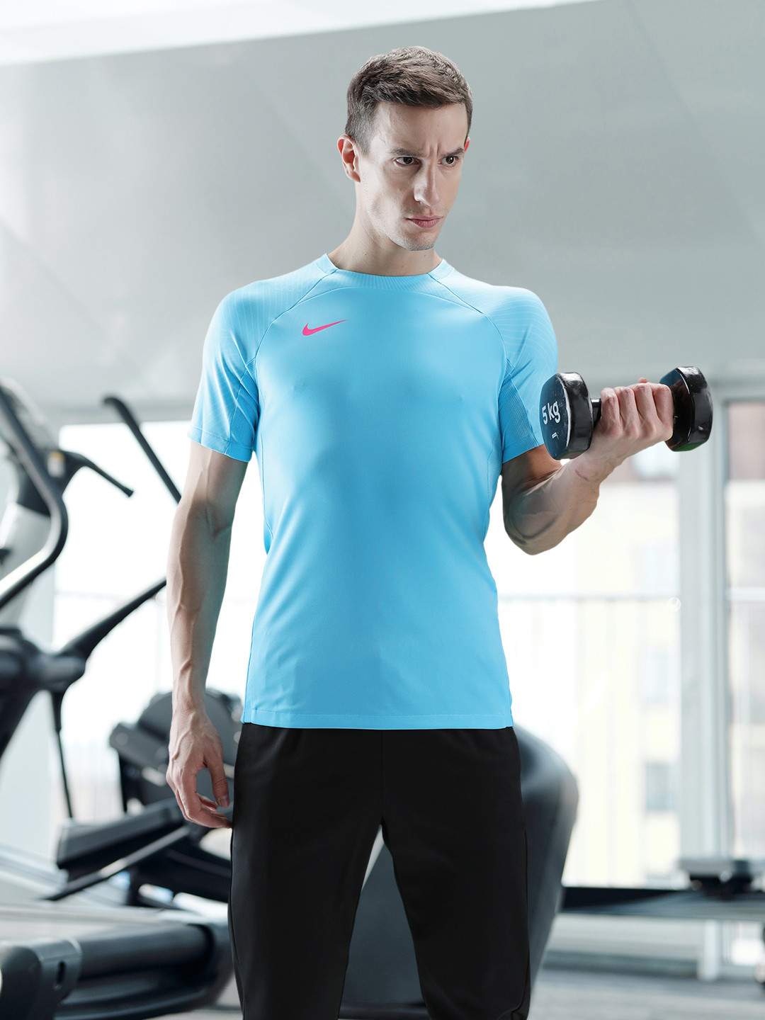 

Nike Men Blue Brand Logo Dri-FIT STRK SS T-shirt