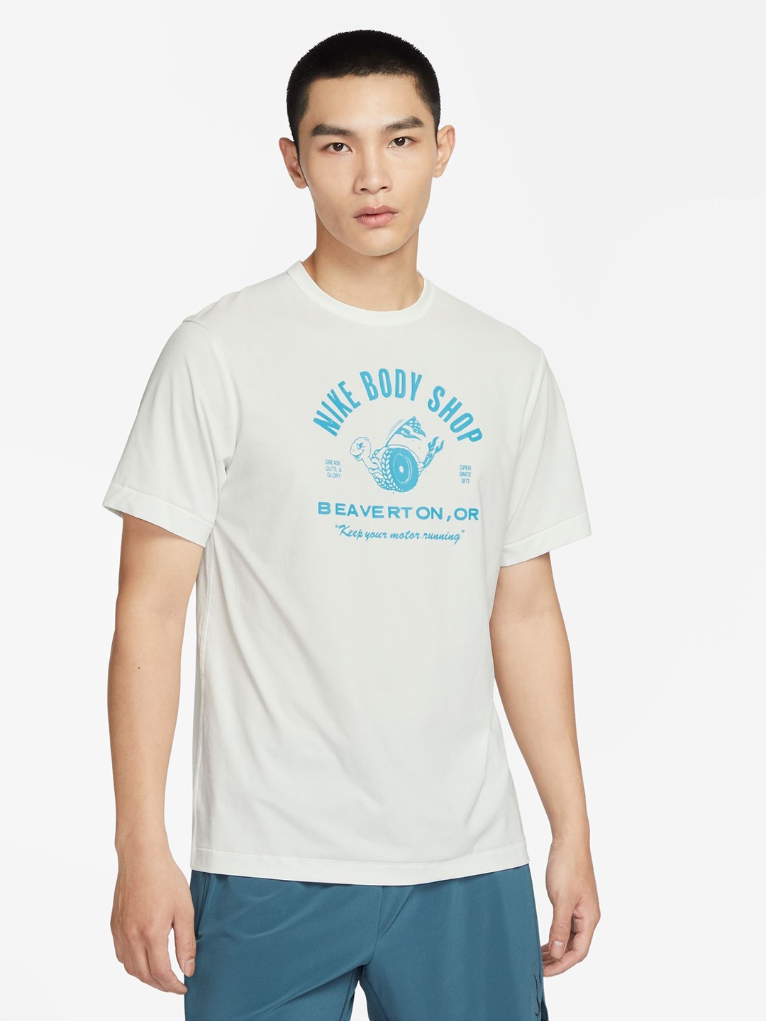 

Nike Typography Printed Dri-FIT UV HYVERSE SS DYE T-shirt, White
