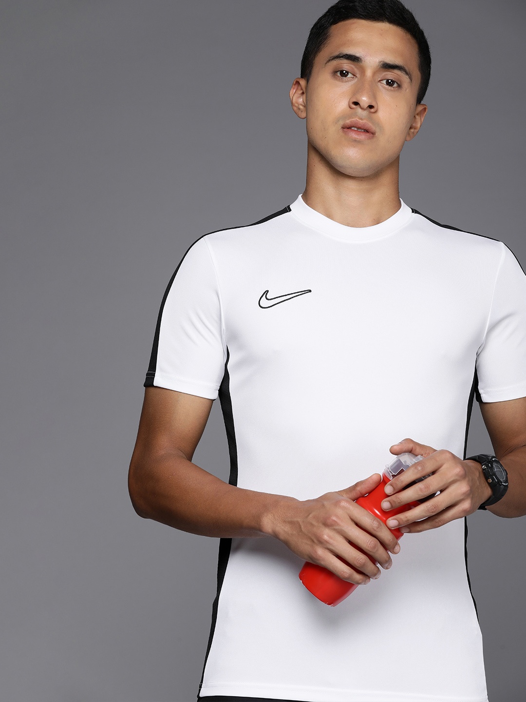 

Nike Men Embroidered Brand Logo Dri-FIT ACD23 SS BR T-shirt, White