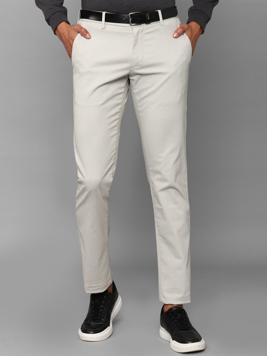 

Allen Solly Men Solid Slim Fit Trousers, Beige