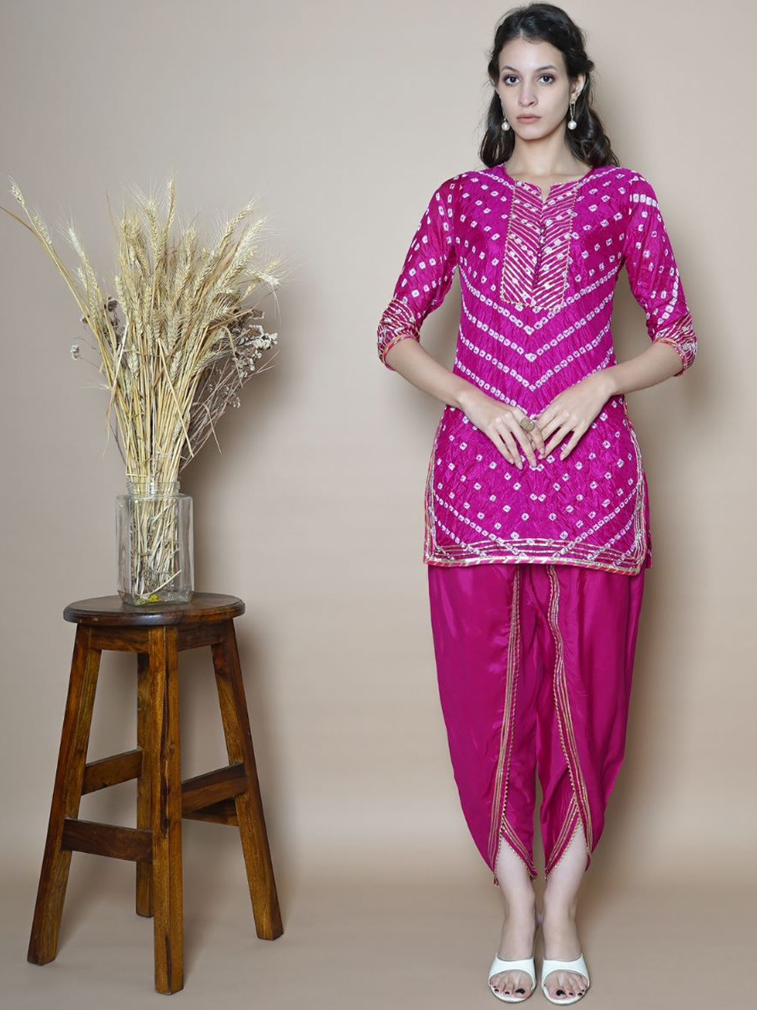 

AUTUMN LANE Bandhani Dyed Gotta Patti Top with Dhoti Pants, Pink