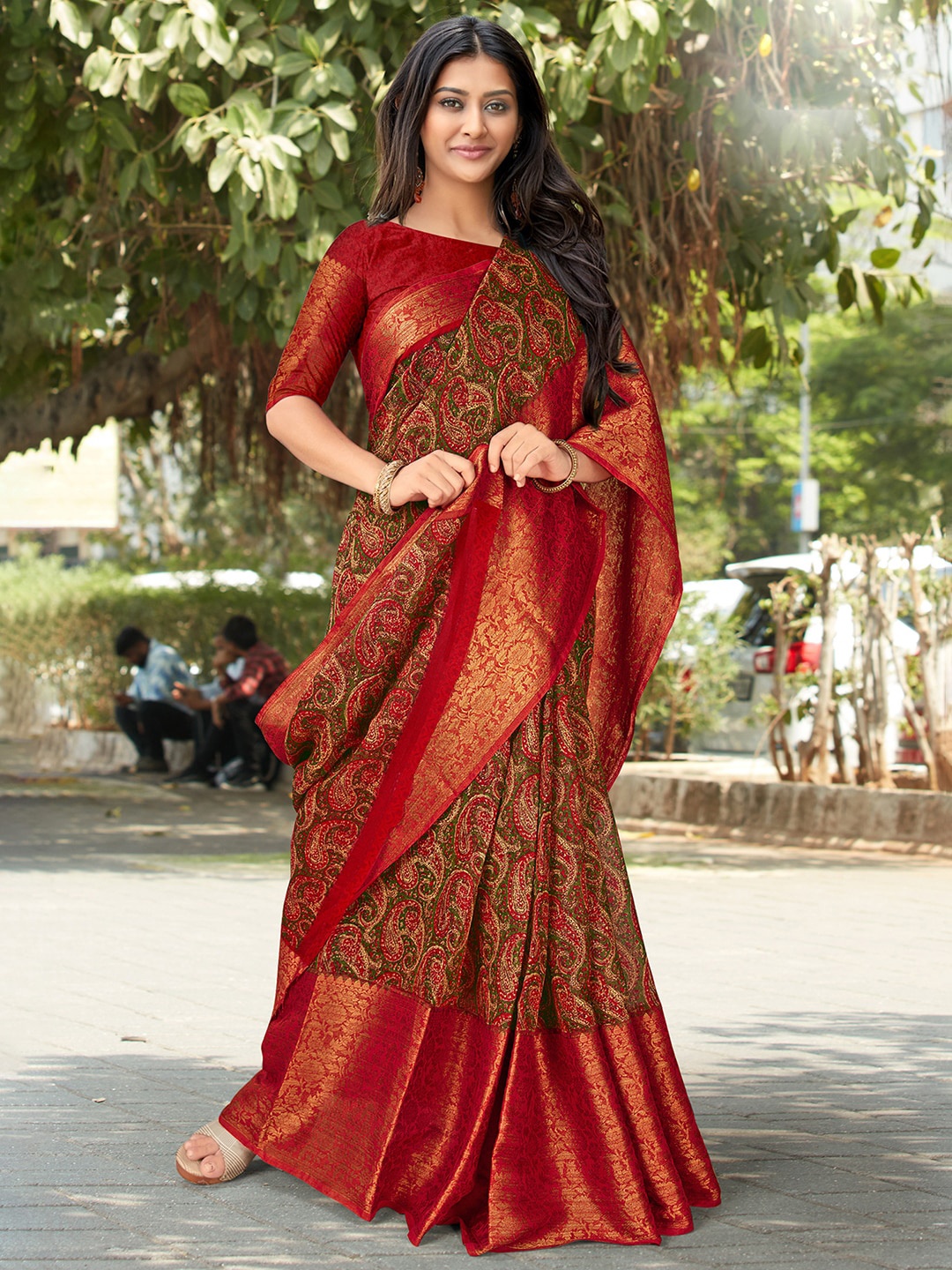 

Saree mall Paisley Zari Sungudi Sarees, Green