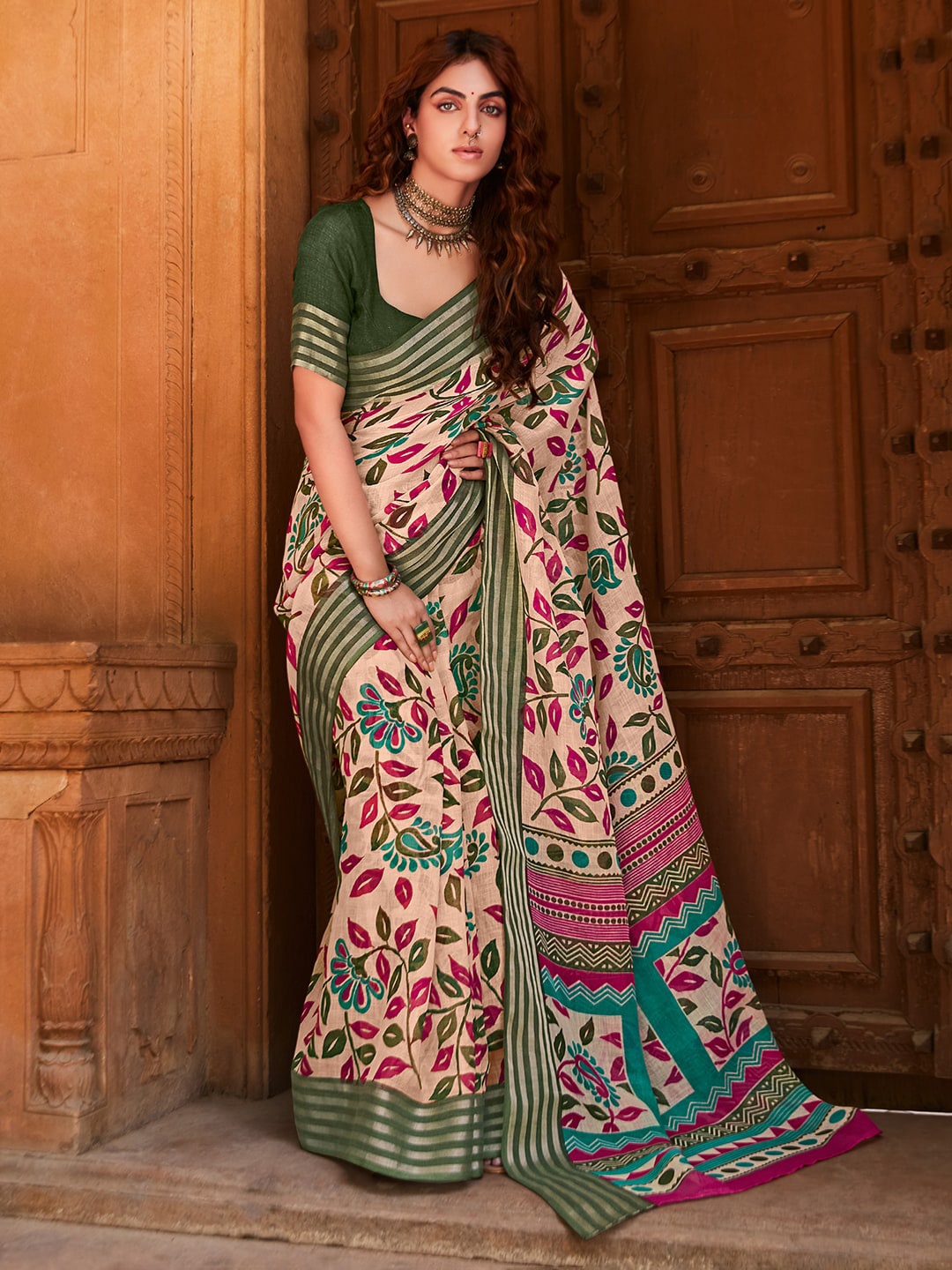 

Saree mall Floral Linen Blend Sungudi Saree, Cream