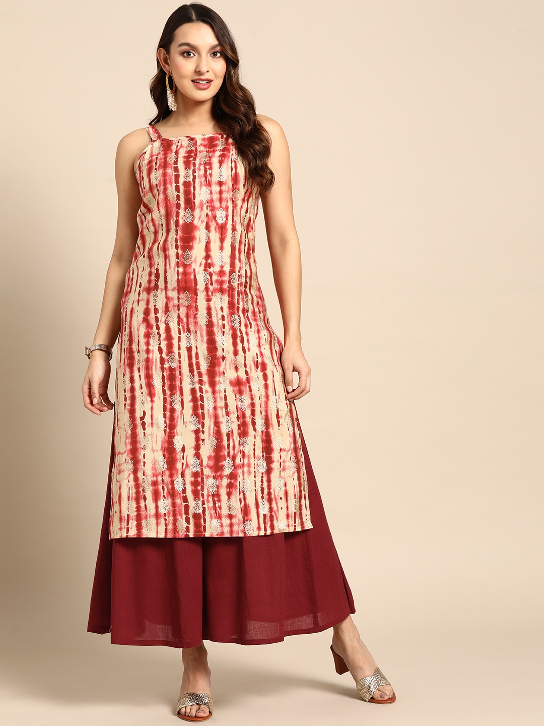 

Sangria Women Ethnic Motifs Printed Kurta With Palazzos, Red