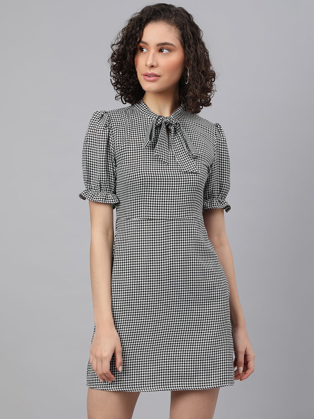 

I Love She White Checked Tie-Up Neck Sheath Cotton Dress