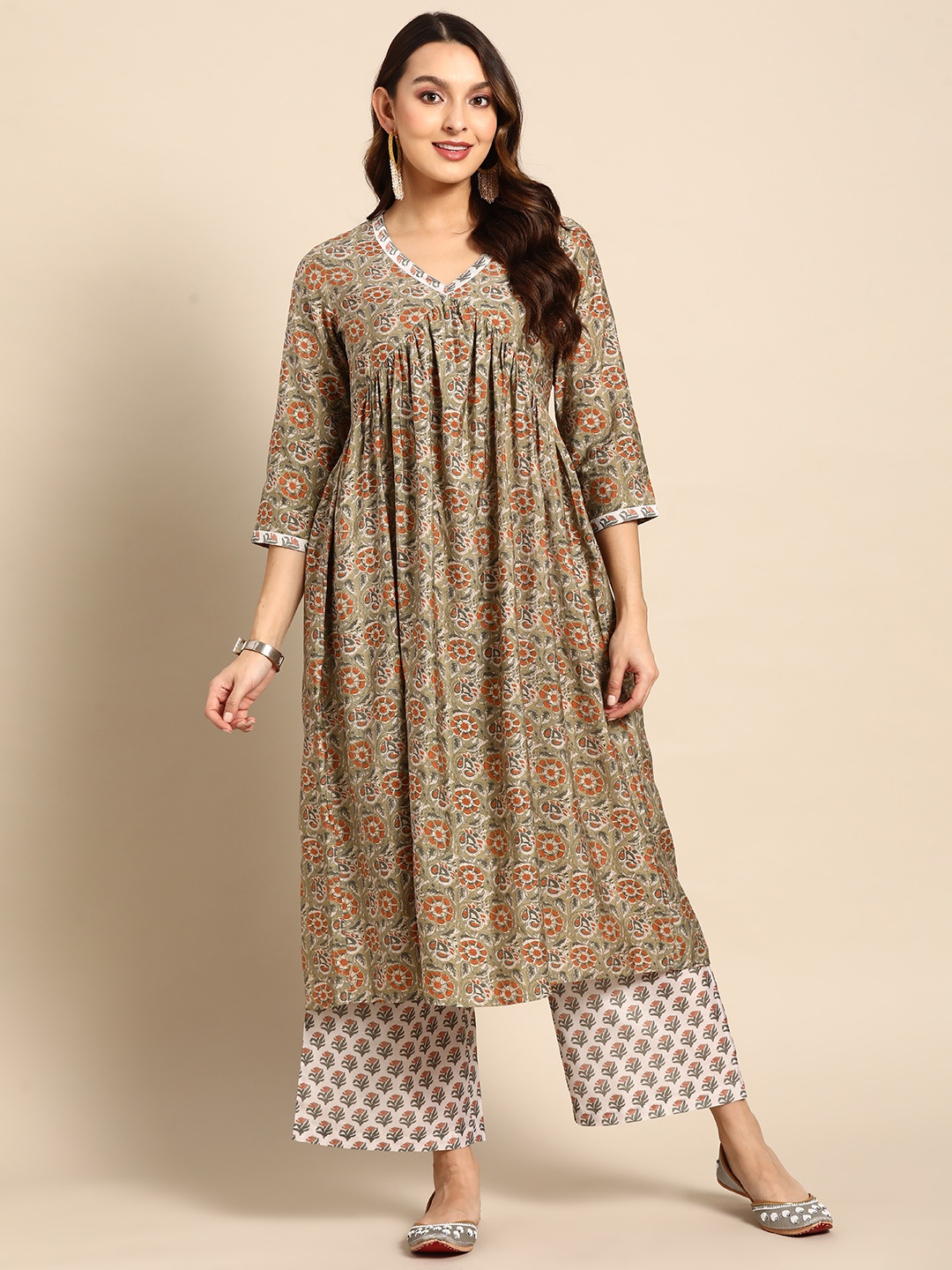 

Sangria Women Olive Green Floral Printed Empire Kurta with Trousers