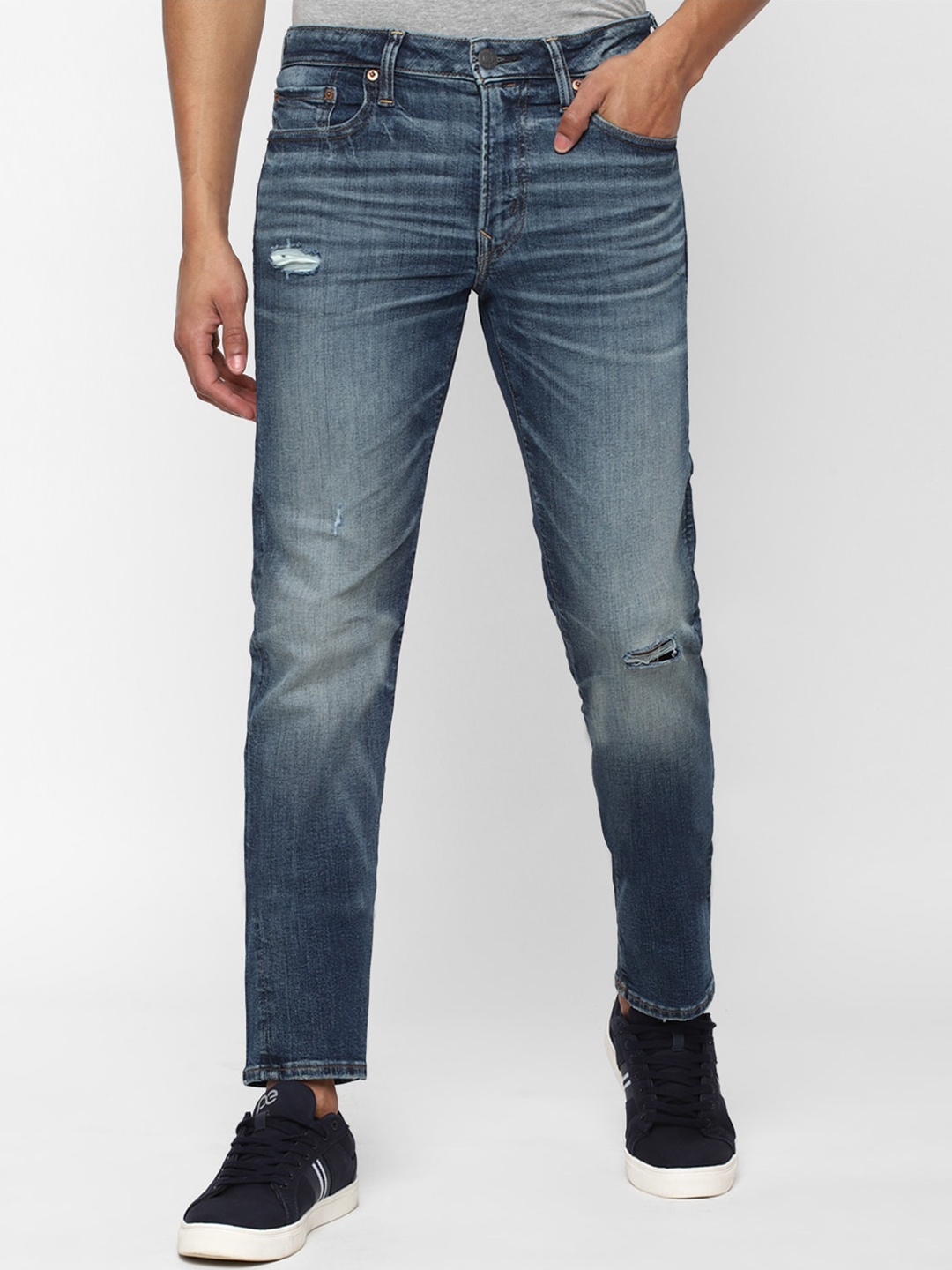 

AMERICAN EAGLE OUTFITTERS Men Slim Fit Mildly Distressed Heavy Fade Jeans, Blue