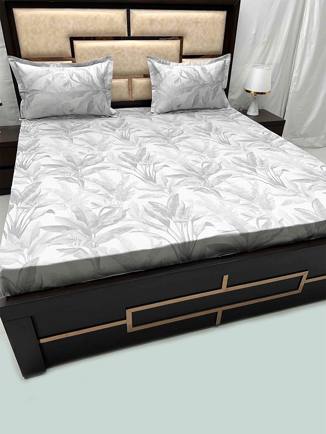 

Pure Decor White & Grey Floral King Bedsheet with 2 Pillow Covers