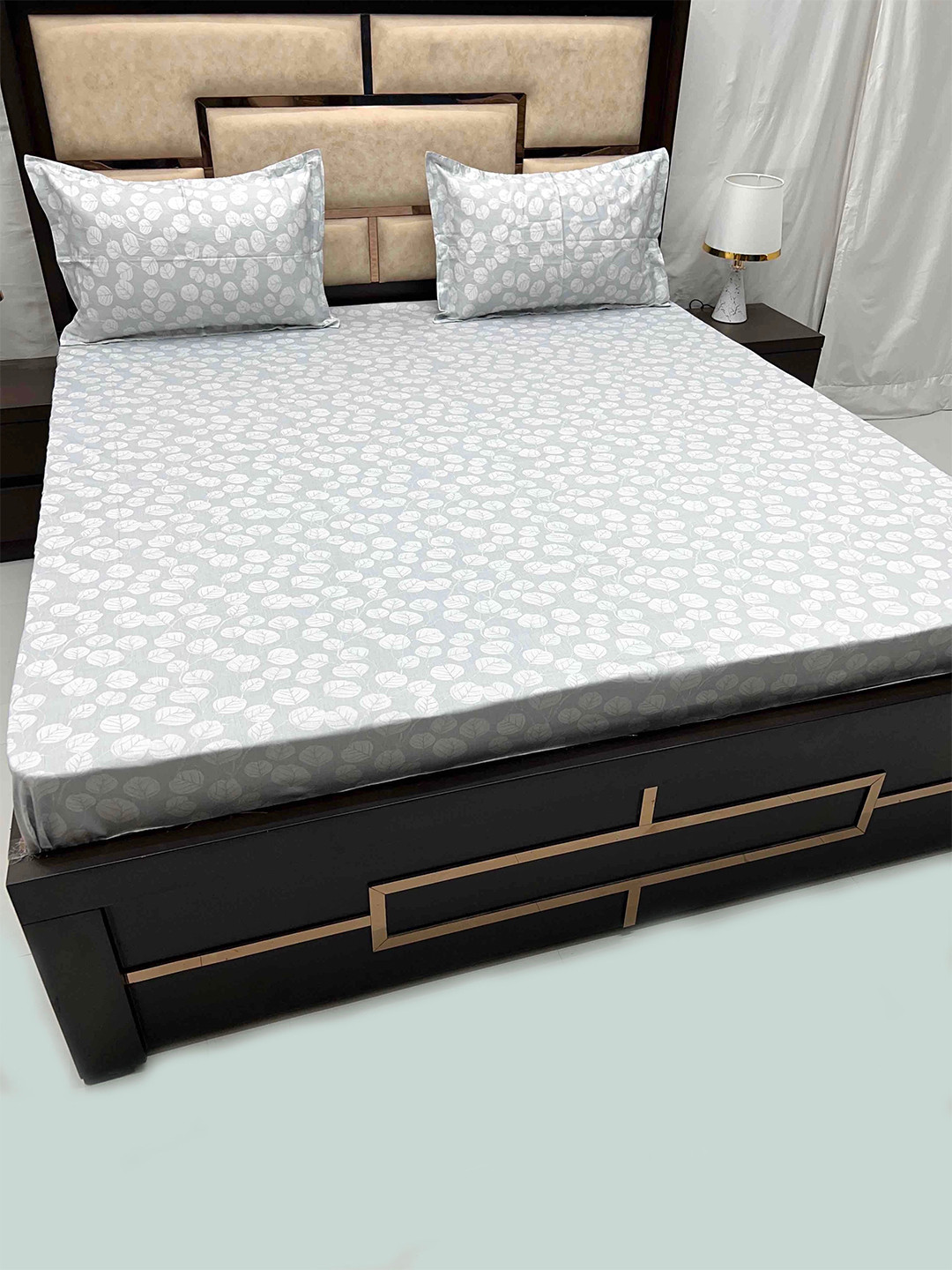 

Pure Decor Grey & White Floral 400 TC King Bedsheet with 2 Pillow Covers