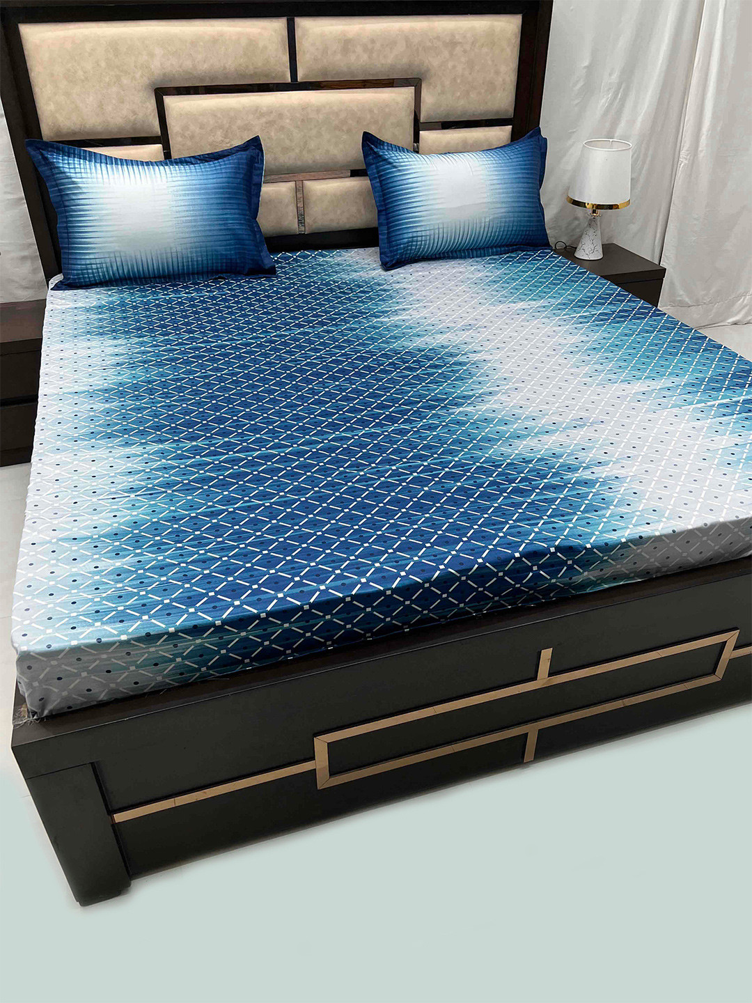 

Pure Decor Lifestyle Fur Blue 400 TC King Cotton Flat Bedsheet with 2 Pillow Covers