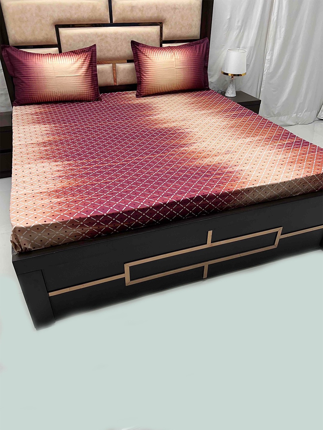 

Pure Decor Maroon & Beige Geometric 400 TC King Bedsheet with 2 Pillow Covers