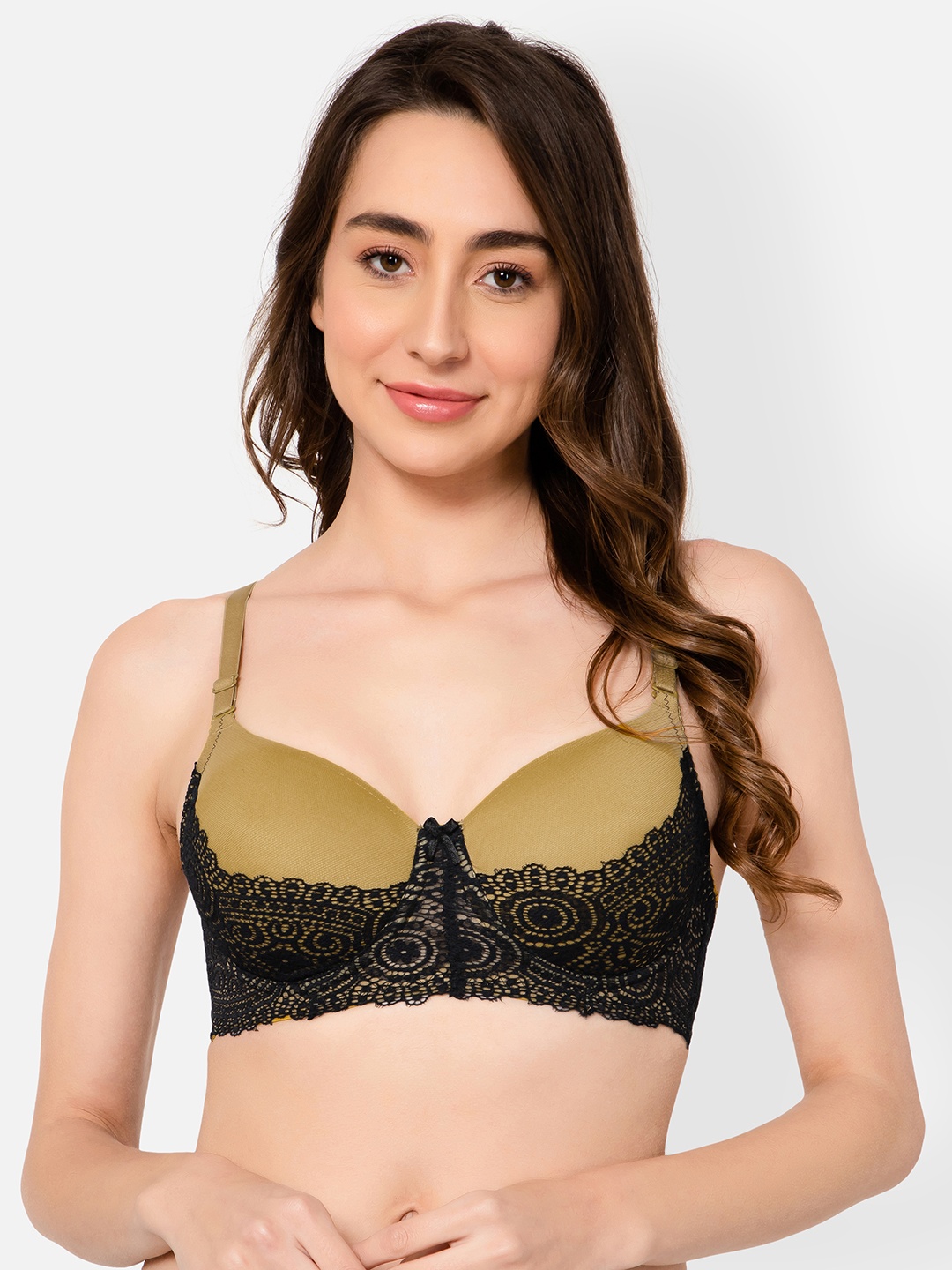 

Clovia Green Underwired Lightly Padded Bra With All Day Comfort