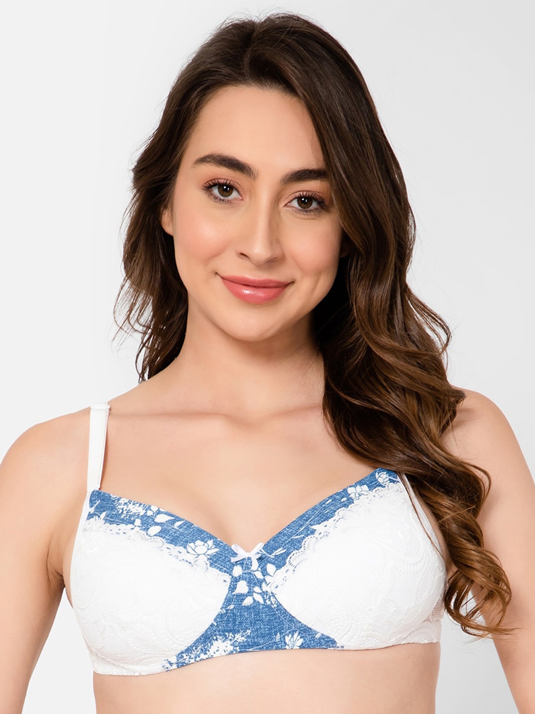 

Clovia Self Design Lightly Padded Non-Wired Bra, White