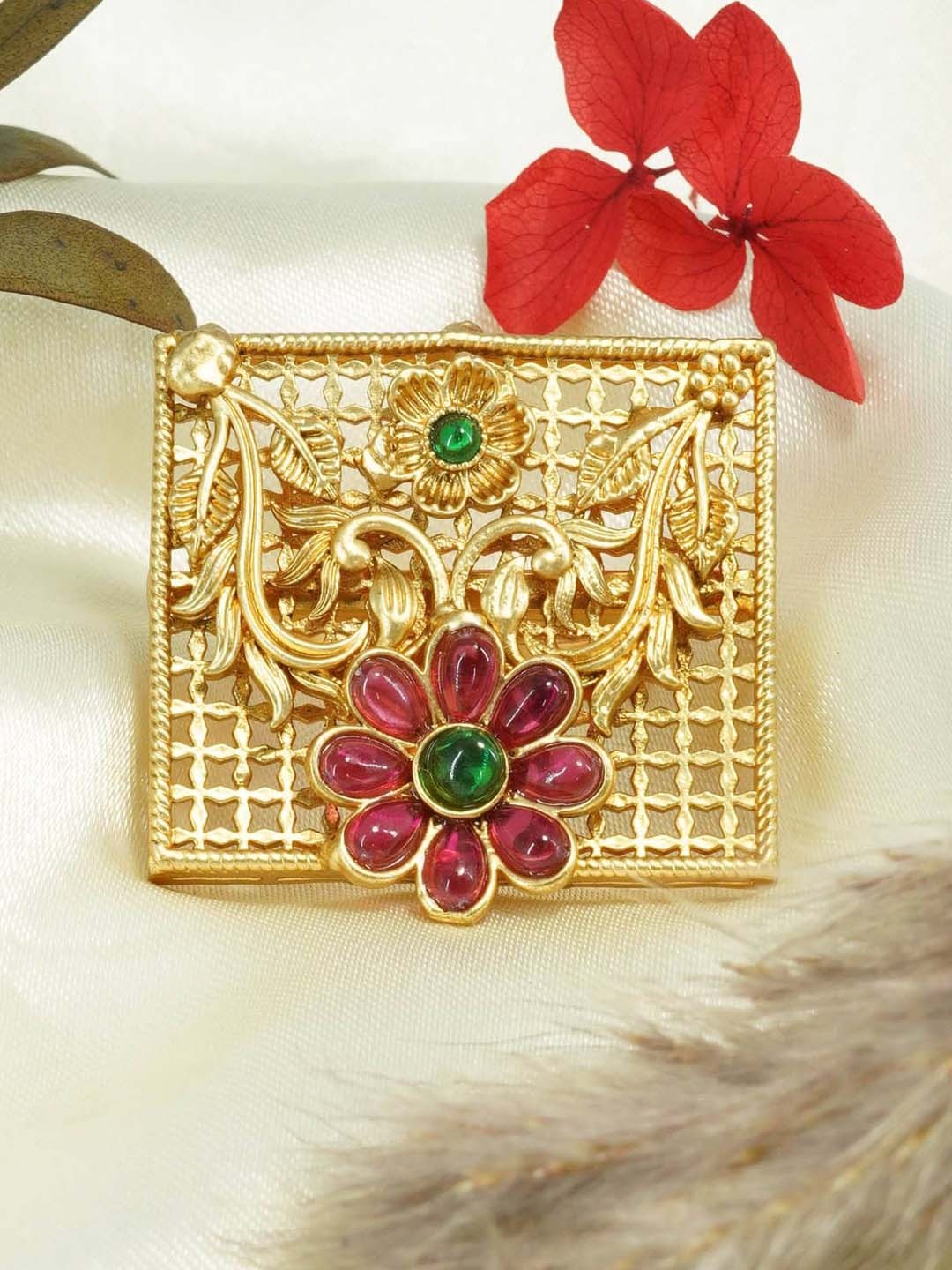 

GRIIHAM Gold Plated AD-Studded Finger Ring, Red