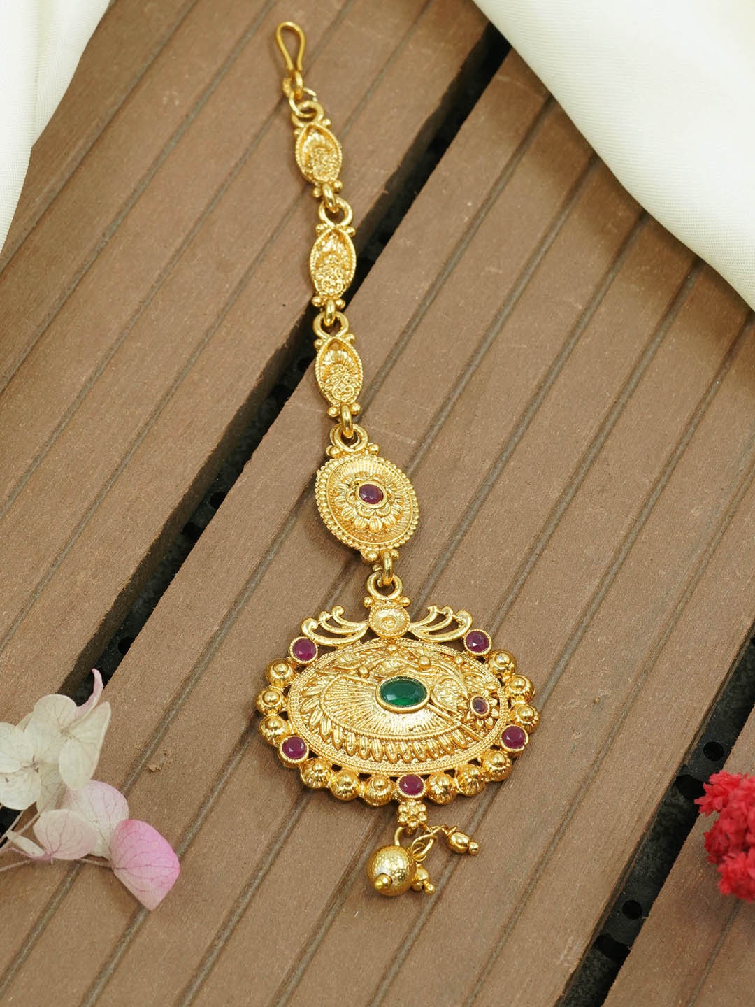 

GRIIHAM Gold-Plated AD-Studded Maangtikka