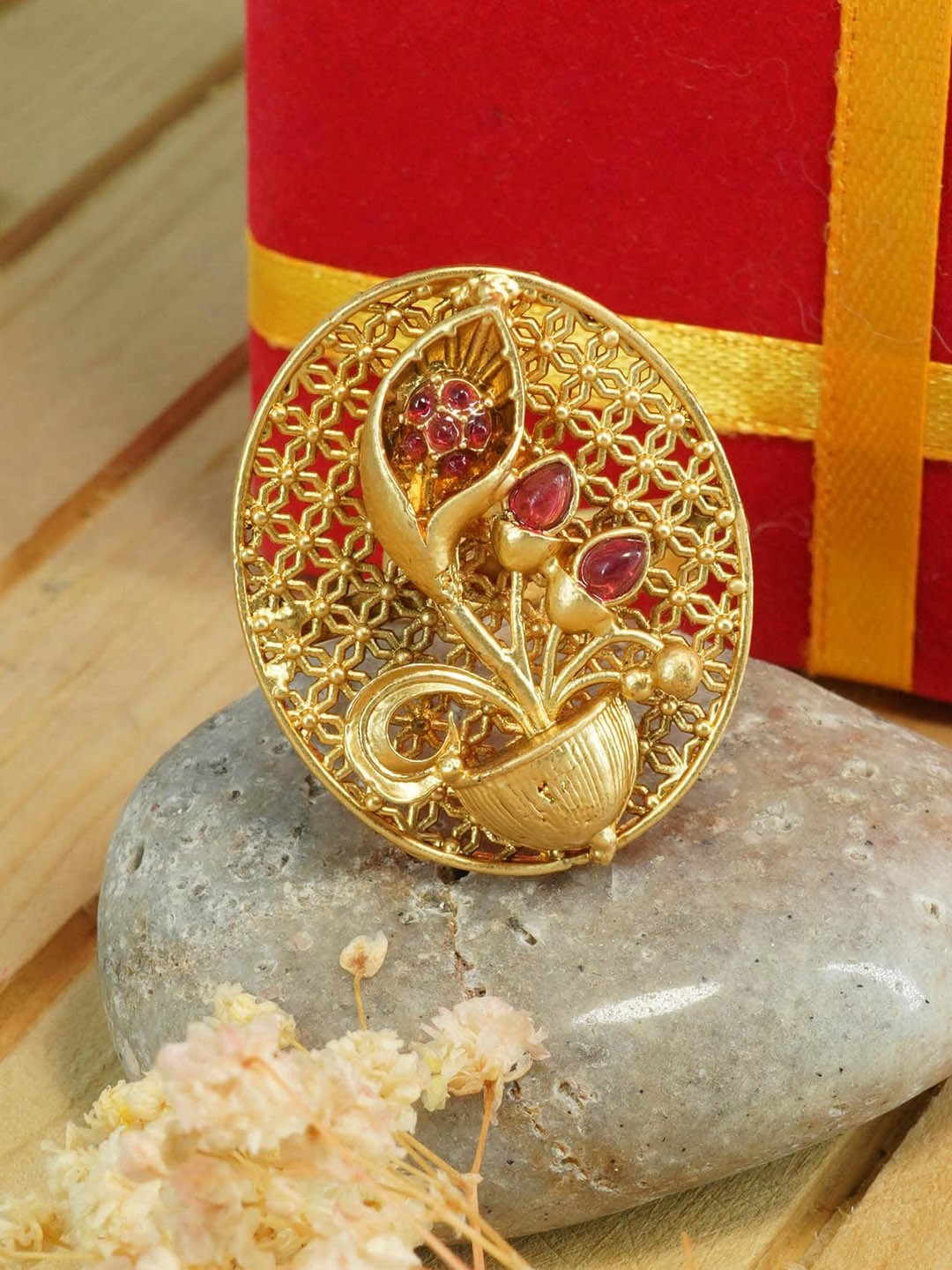 

GRIIHAM Gold-Plated AD-Studded Adjustable Finger Ring, Red