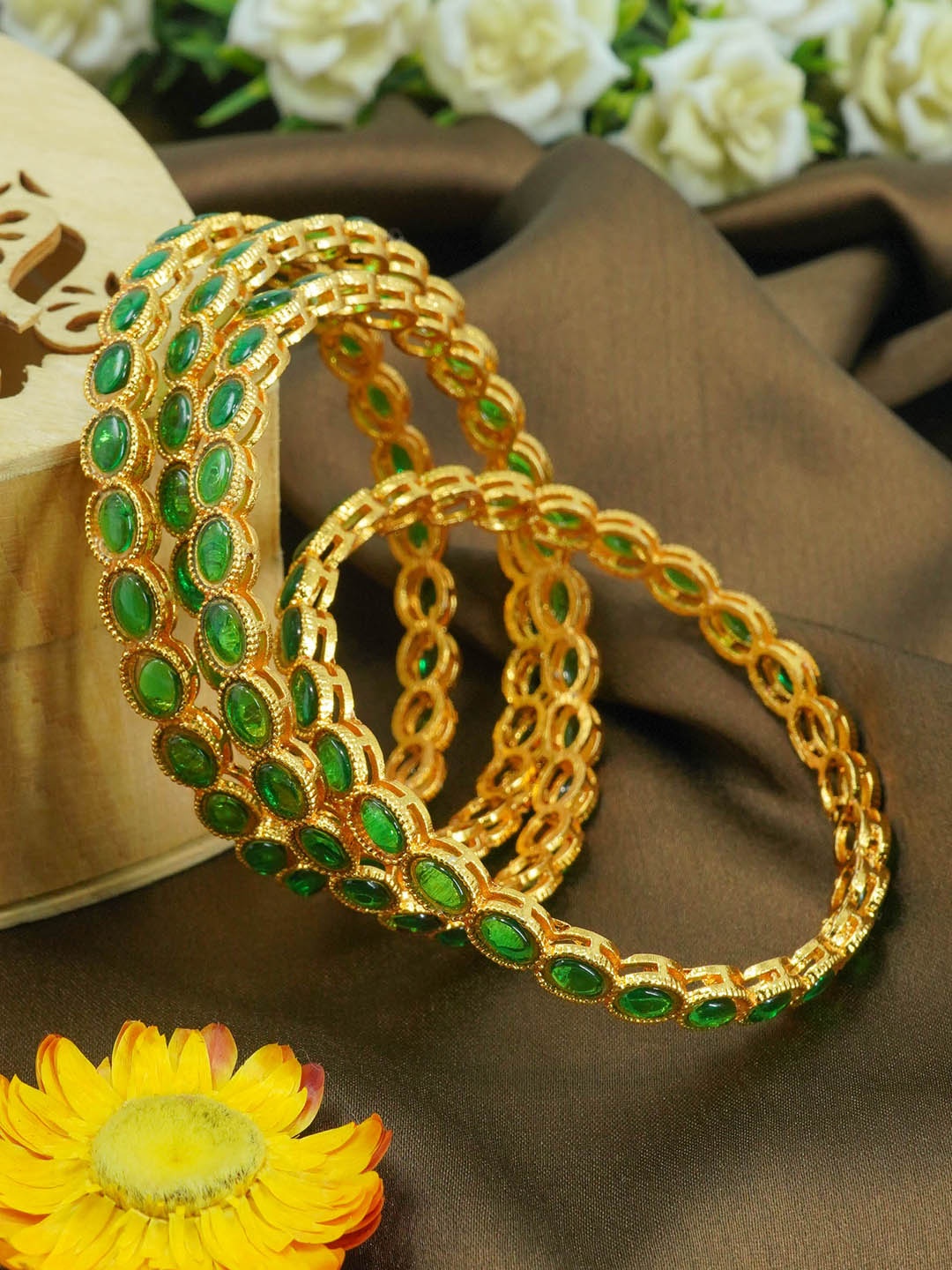 

GRIIHAM Set Of 4 Gold-Plated Stones-Studded Bangles