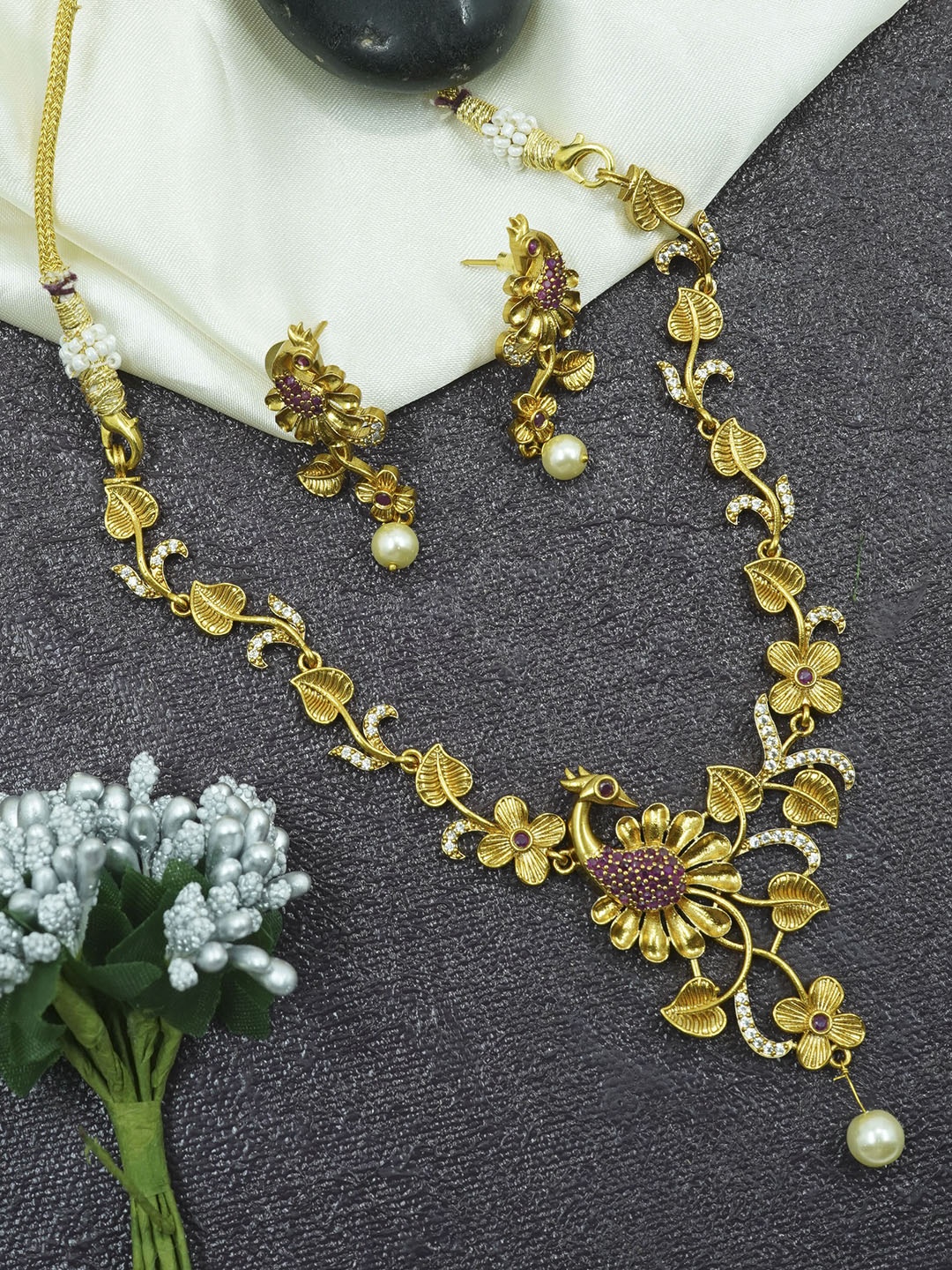 

GRIIHAM Gold-Plated AD Studded Jewellery Set, Red
