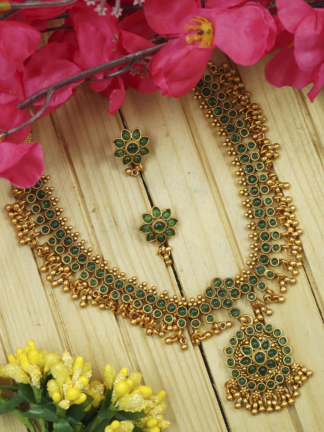 

GRIIHAM Gold-Plated Stone-Studded Jewellery Set