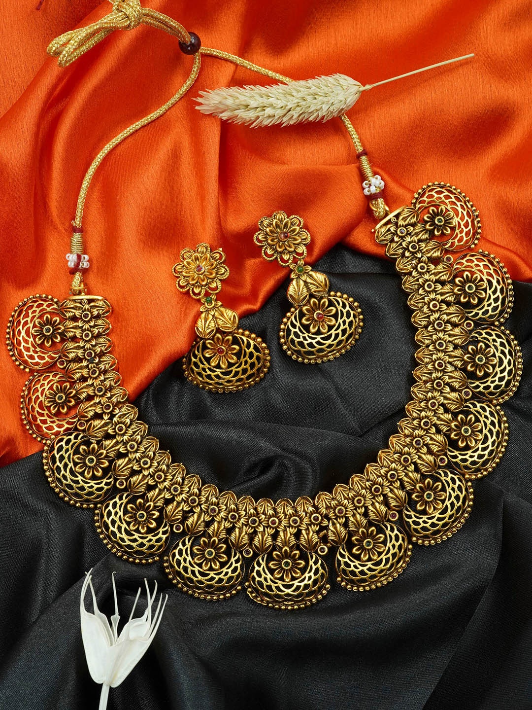 

GRIIHAM Floral Intricate Design Jali Antique Jewellery Set, Gold