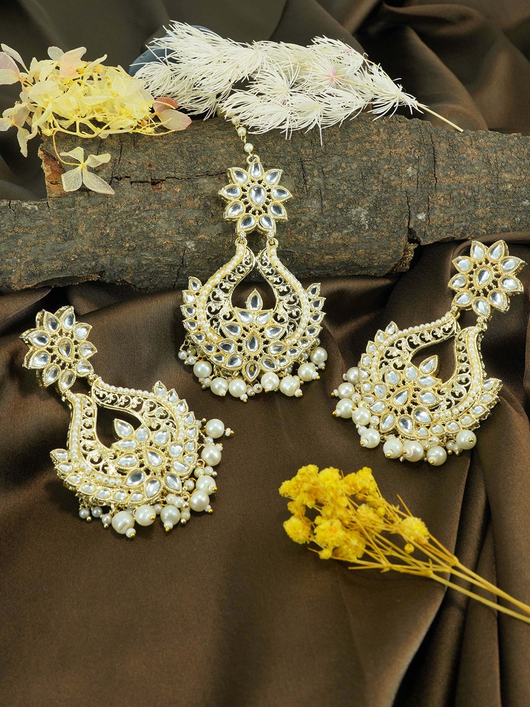 

GRIIHAM Gold Finish Contemporary Chandbalis With Mang Tikka, White