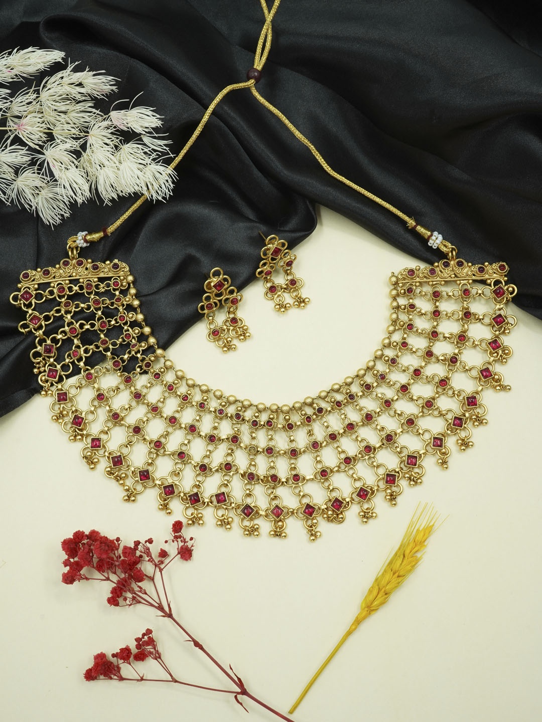 

GRIIHAM Gold-Plated Stone Studded Jewellery Set