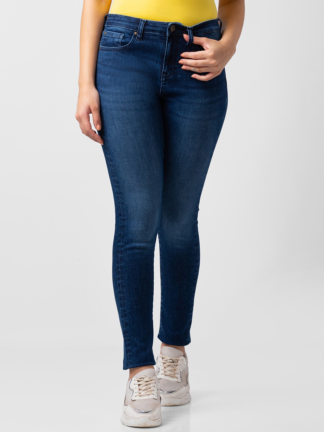 

SPYKAR Women Adora Skinny Fit Light Fade Cotton Jeans, Blue