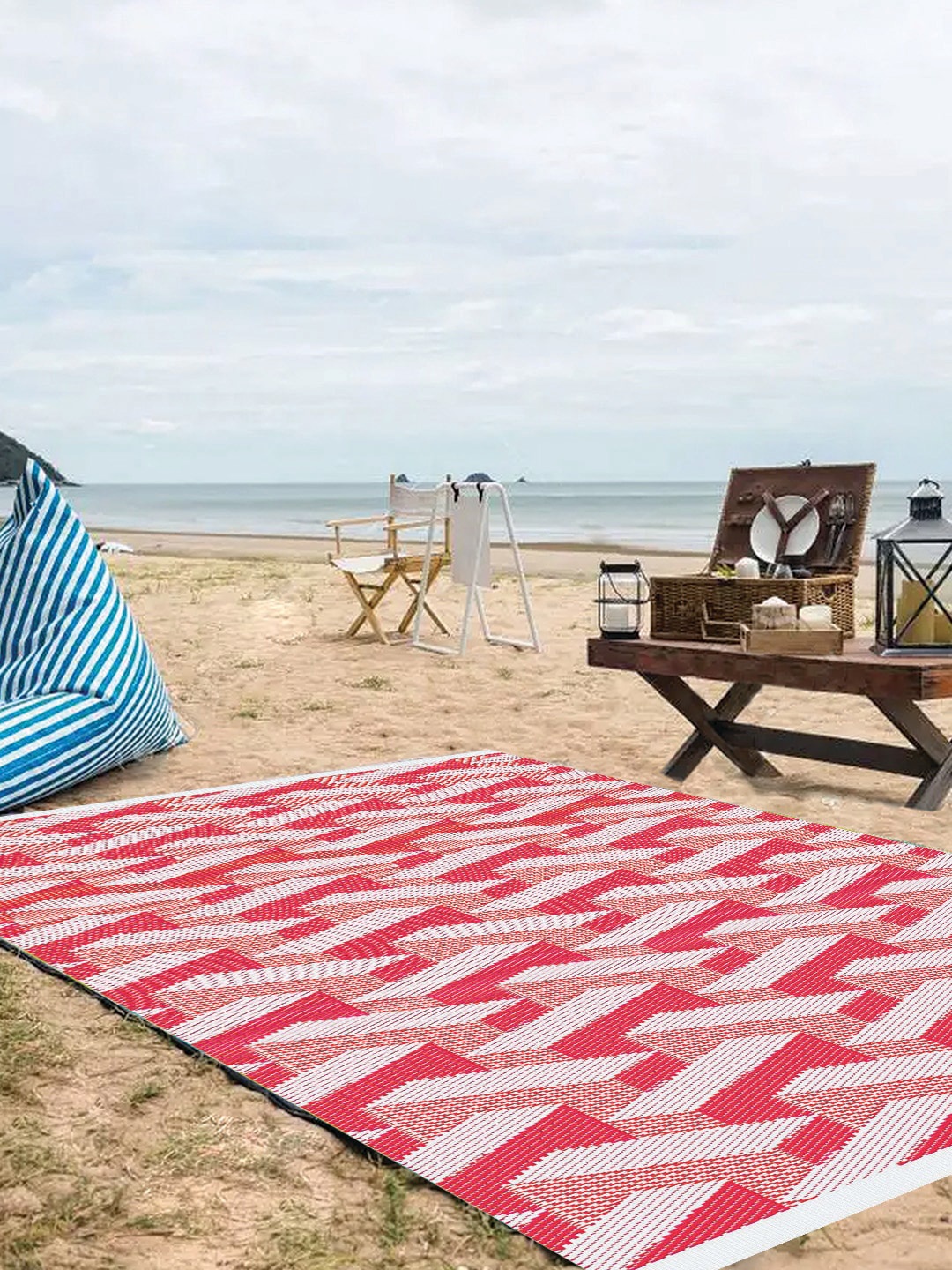 

HomeTown Fiesta Coral Red & Grey Geometric Pattern Reversible Outdoor Floor Mat