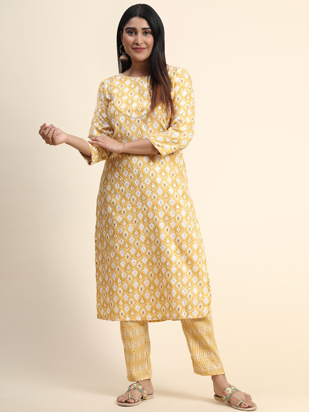 

KALINI Women Ethnic Motifs Printed Kurta with Trousers, Yellow