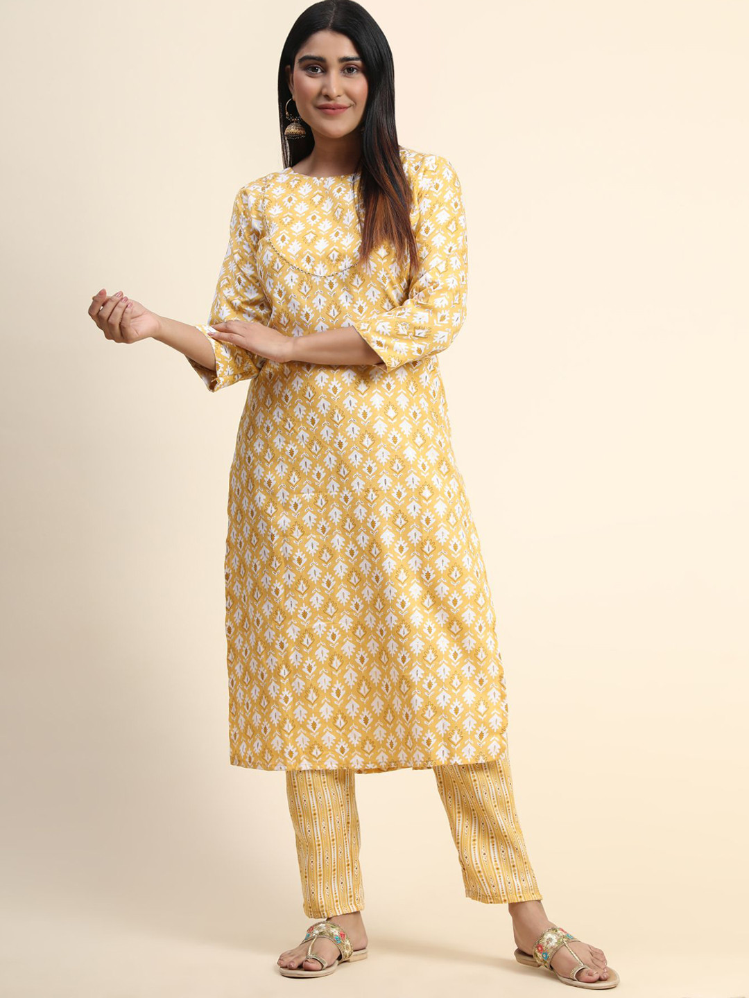 

KALINI Printed Gotta Patti Kurta with Trousers, Yellow