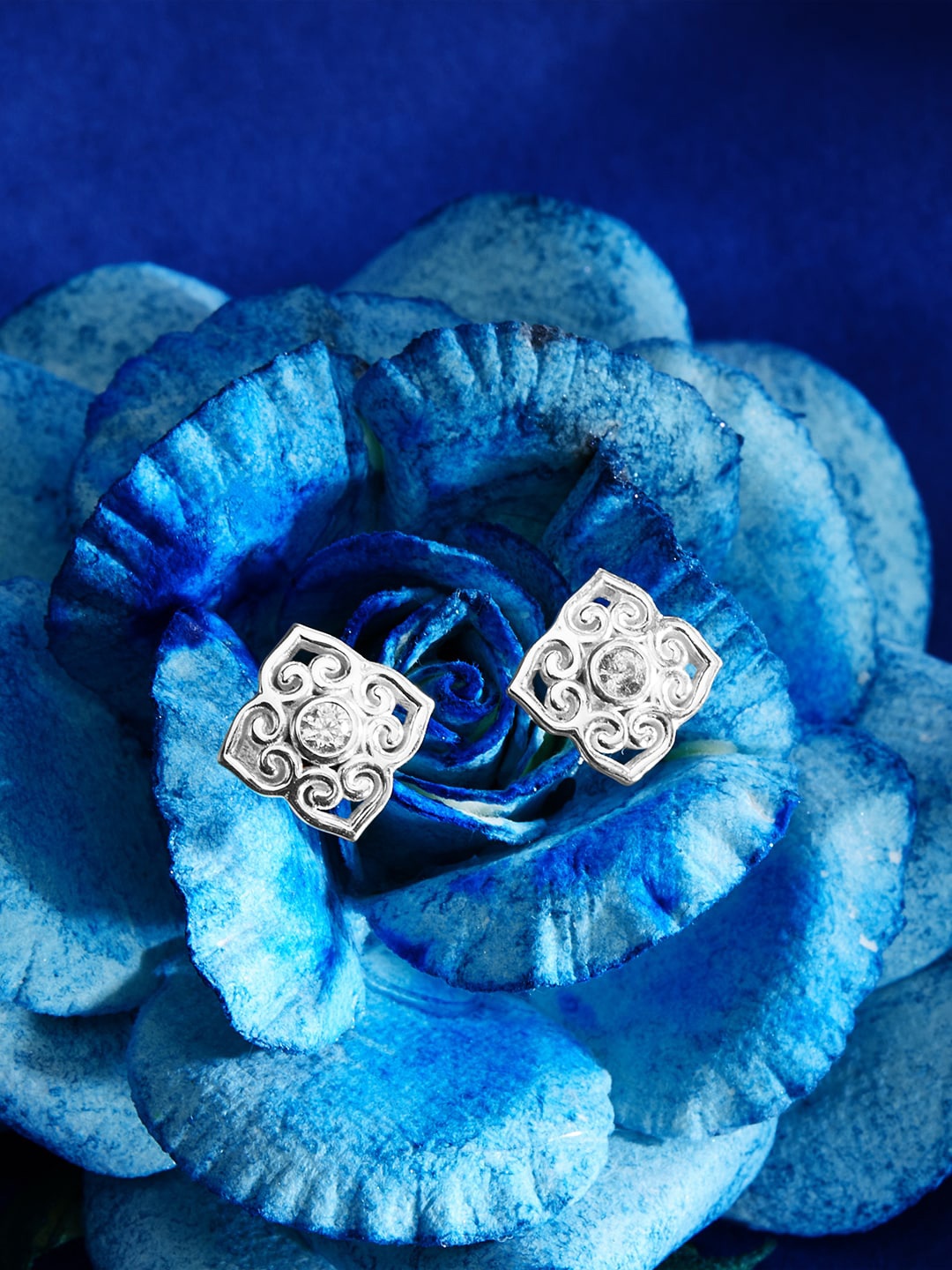 

Rubans Silver Floral Studs Earrings