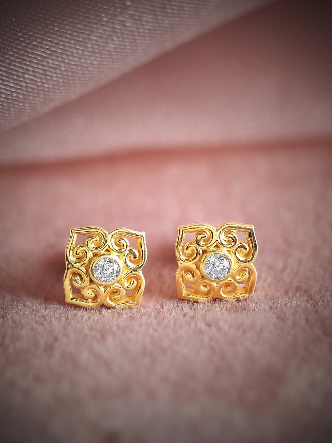

Rubans Silver Gold Plated Floral Studs Earrings