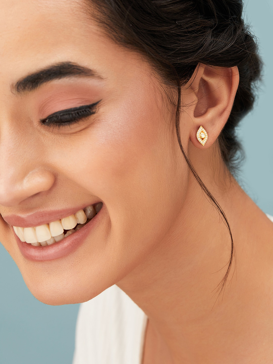 

Rubans Silver 925 Sterling Silver Gold Plated Leaf Shaped Studs Earrings