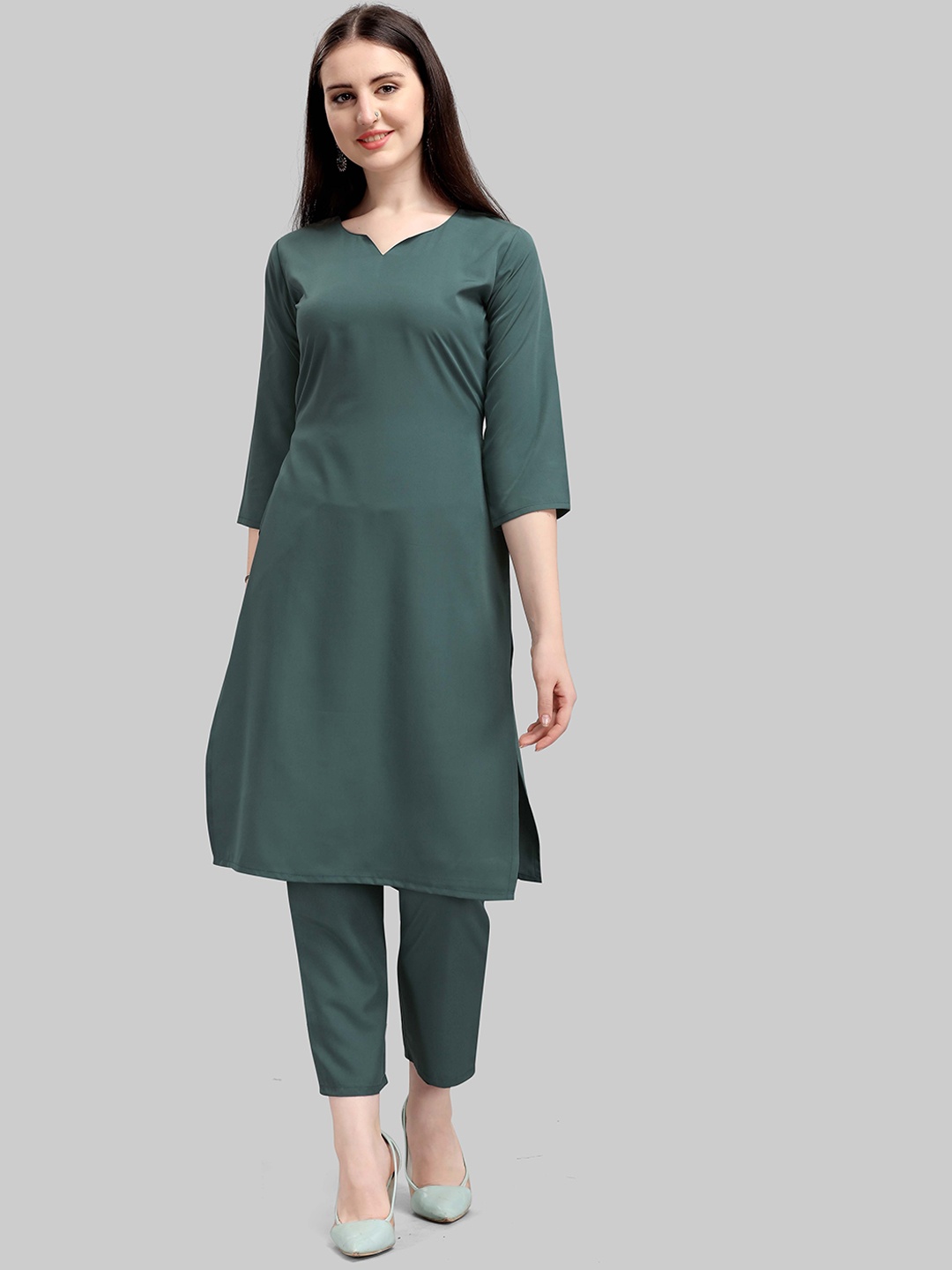 

Kinjo Women Notch Neck Kurta with Trousers, Green