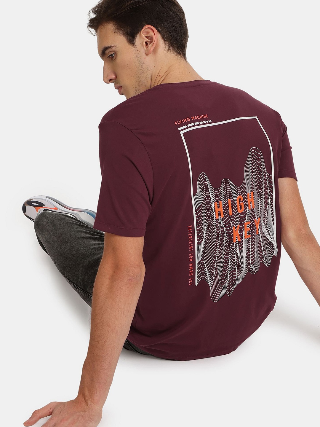 

Flying Machine Illusion Graphic Print T-Shirt, Maroon