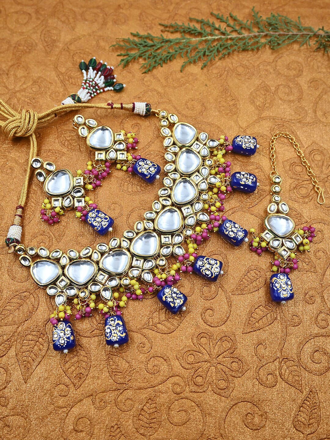 

StileAdda Gold-Plated Kundan Studded & Beaded Vilandi Jewellery Set