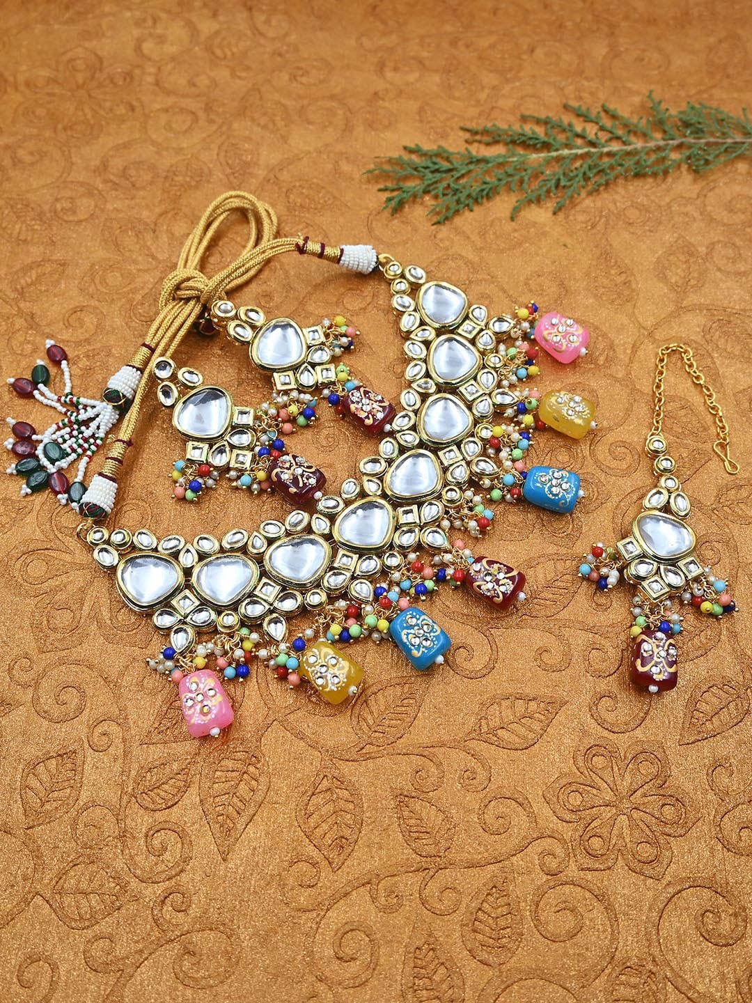 

StileAdda Gold-Plated Kundan Studded & Beaded Vilandi Jewellery Set